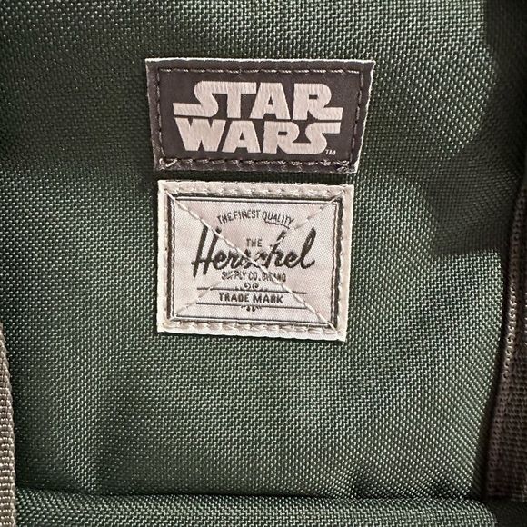 Authentic Herschel x Disney backpack NWT - Picture 4 of 10